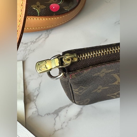Vintage Louis Vuitton Limited Edition Cerises Bucket Bag with mini pouch - Picture 11 of 16